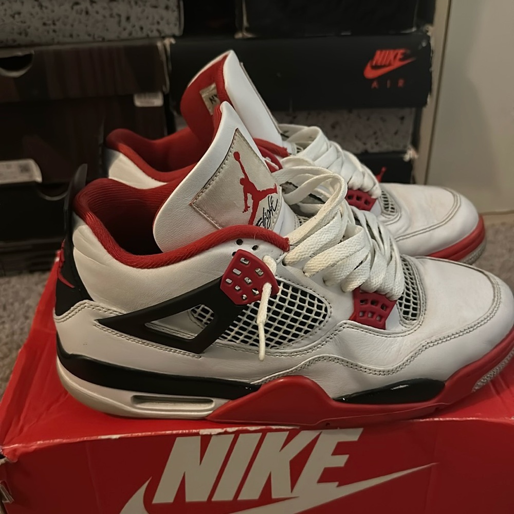 Air Jordan 4 f”fire red “